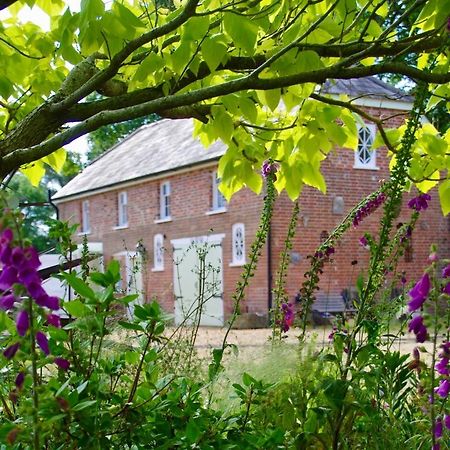 The Georgian Coach House:New Forest With Hot Tub 포딩브리지 외부 사진